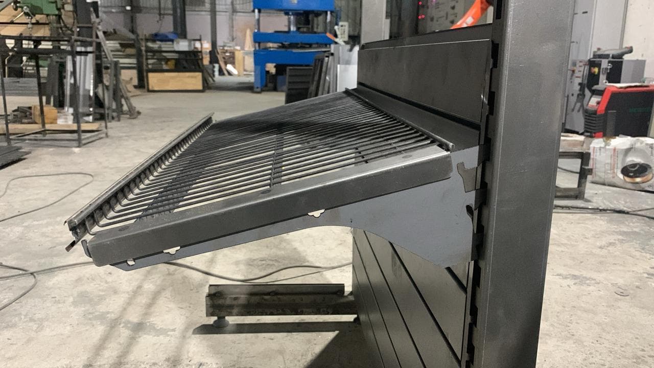 Wire Mesh Shelf Close Look